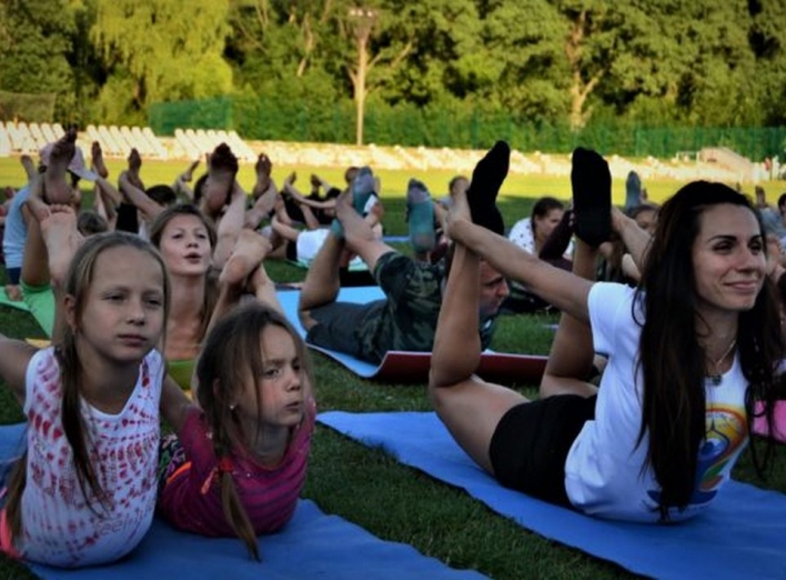 Ніжинців запрошують відзначити Міжнародний день йоги