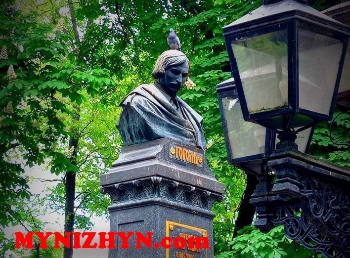Секрети першого пам'ятника Гоголю