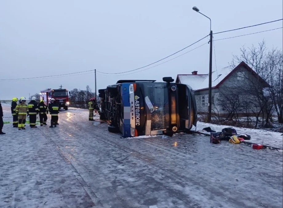 У Польщі автобус з українцям потрапив у ДТП: подробиці
