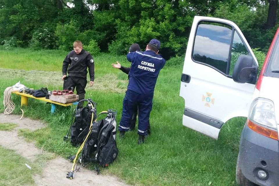 Остер, очищення, рятувальники