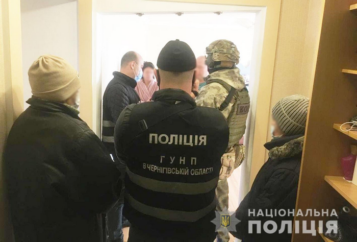 Хабар, 10 тис. доларів, лава підсудних, авторитет, смотрящій, Чернігів, Чернігівщина, нафта-сирець, незаконний видобуток