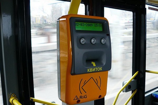 громадський транспорт, валідатори, картки