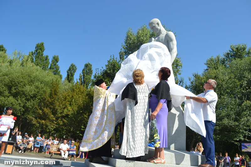 День Незалежності, святкування, пам'ятник, відкриття