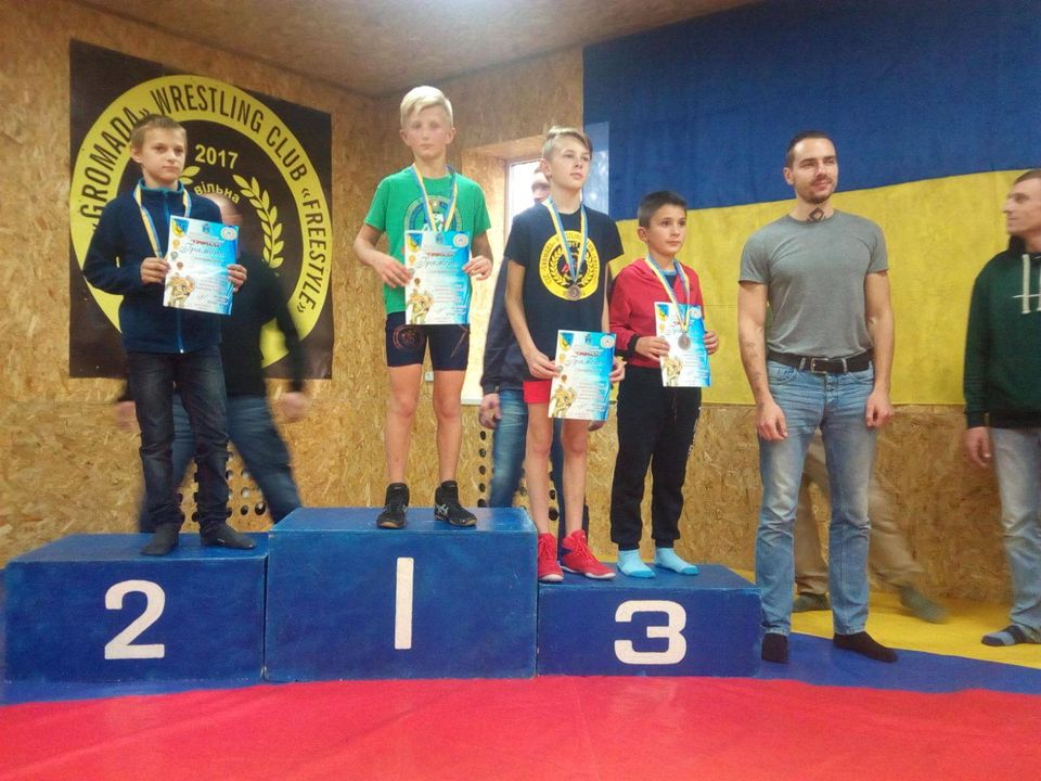 чемпіонат, вільна боротьба, ніжинці