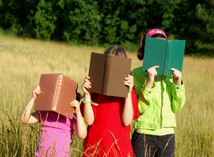 Позакласне читання: 10 літніх книг для дітей та їхніх батьків