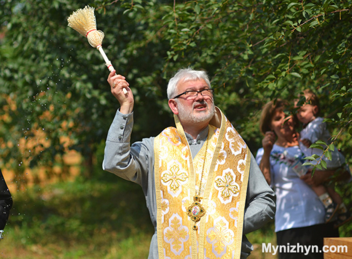 Освячення хреста та каменю церкви Рівноапостольних Володимира та Ольги