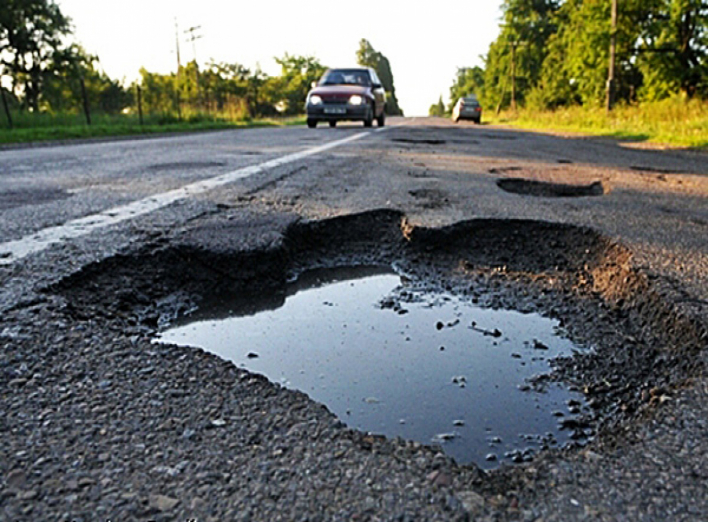 На Чернігівщині могли відремонтувати дороги на 1,5 млн.грн., але кошти розікрали