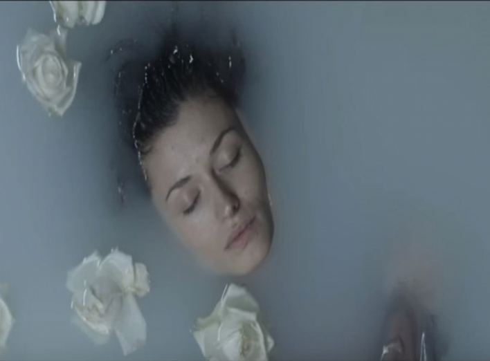 "Антитіла" показали зворушливий кліп на пісню Кузьми "Люди, як кораблі"