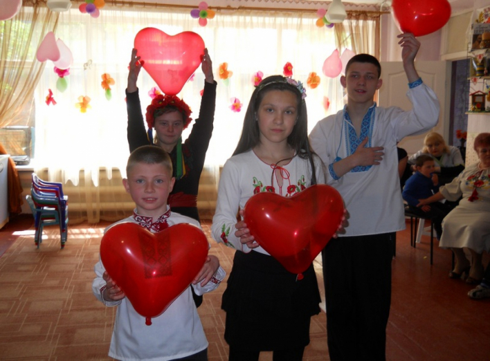 У Центрі соціальної реабілітації дітей-інвалідів відзначили День вишиванки