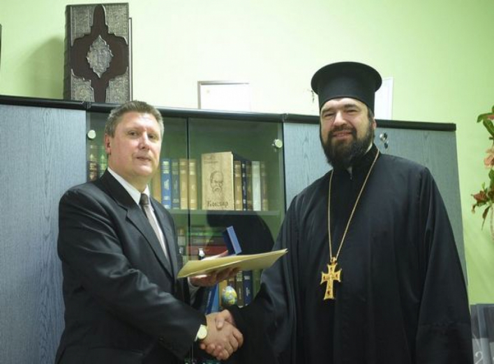 Ніжинський вуз та богословська академія підписали договір