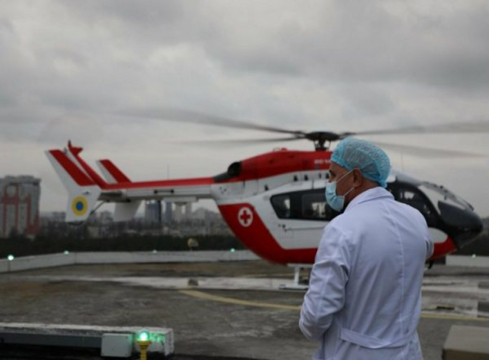 Ніжинські рятувальники доправили до Інституту серця чоловіка після трансплантації