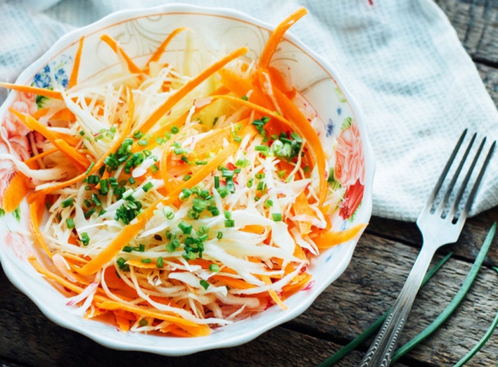 Салат "Осінній": рецепт з капустою, морквою і перцем