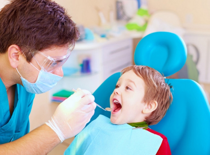 Ніжинські стоматологи звертаються до батьків 