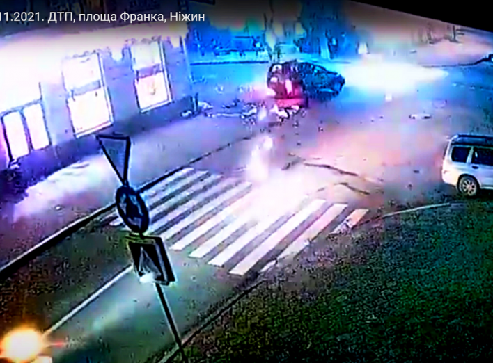 Шокуюче відео аварії в центрі Ніжина 